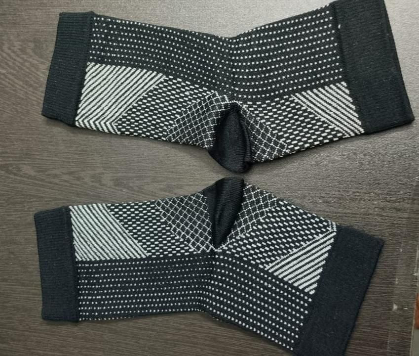Neuropathy Relief Socks for Swollen Feet & Ankles – Unisex Soft Cotton